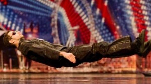romanul razy gogonea in finala la britains got talent video