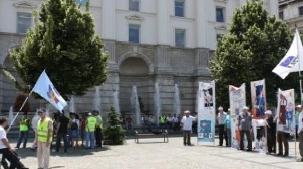 patru politisti au intrat in greva foamei igas le recomanda sa renunte angajatii care pleaca din sistem mai devreme de zece ani nu vor mai plati scolarizarea