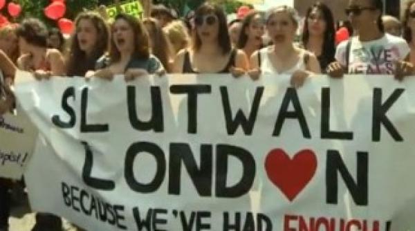 marsul tarfelor slut walk la londra mii de femei cer sa se imbrace cum doresc fara sa fie agresate video