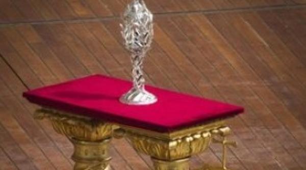 sangele papei ioan paul ii pastrat ca relicva intr o biserica poloneza