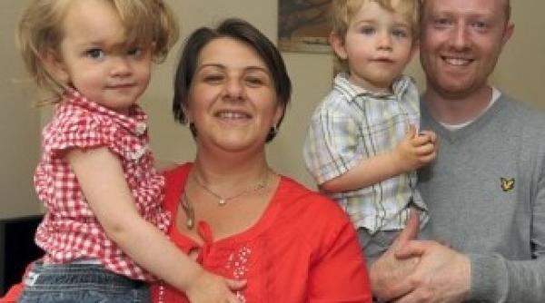 s a nascut cu jumatate de creier dar a reusit sa mearga si a intrecut asteptarile medicilor vezi povestea unui copil formidabil