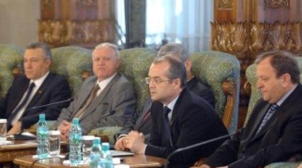 papagalii lui basescu boc si diaconescu repeta discursul presedintelui dupa iesirea de la consultari udmr paraseste palatul fara declaratii