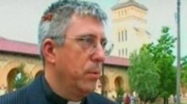 scandal in cetate rectorul institutului teologic din alba iulia luat la bataie pe starda pacii video