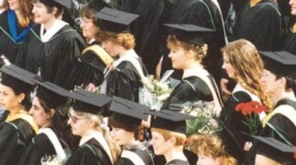 universitatea bucuresti eliminarea locurilor cu taxa la stat impinge studentii catre facultatile particulare