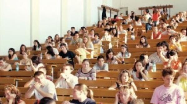 universitatile de stat protesteaza impotriva proiectului de eliminare a locurilor cu taxa din aceste institutii