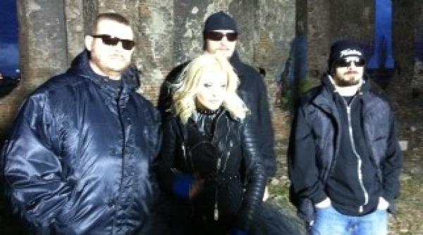 b u g mafia si loredana ne lasa fara cuvinte intr un videoclip socant video