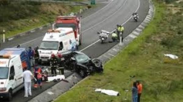 5 femei au murit in urma unui accident rutier in judetul brasov traficul rutier este blocat