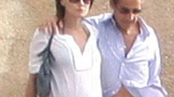 iata primele fotografii cu carla bruni insarcinata galerie foto