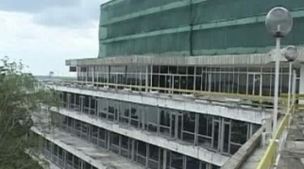 udrea vrea sa ii exproprieze pe proprietarii care isi tin hotelurile in paragina