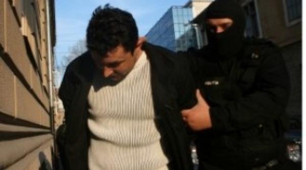 contrabandistul sef kojik rasa vrea afara din arest pentru ca nu stie romaneste