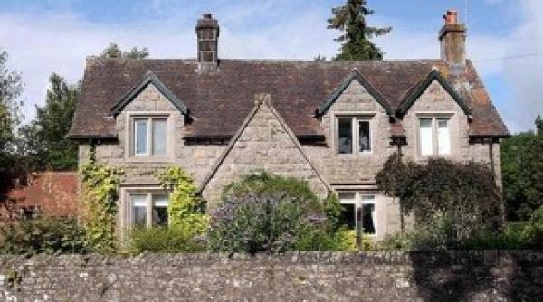 casa care a inspirat o pe j k rowling in seria harry potter scoasa la vanzare