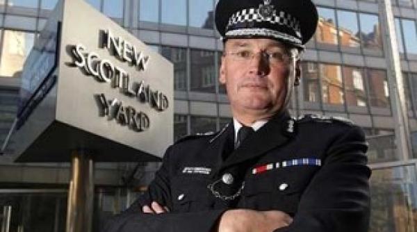 scandalul interceptarilor ilegale face o noua victima in marea britanie seful scotland yard