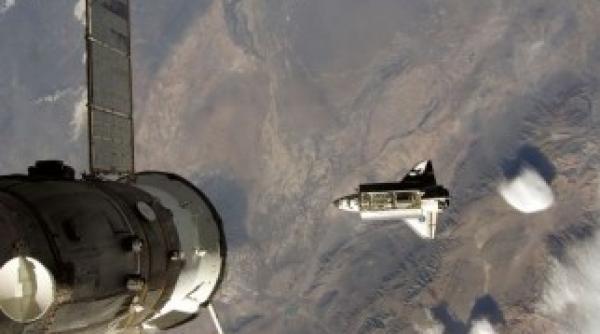 atlantis s a desprins de statia spatiala in ultima misiune in spatiu a unei navete americane