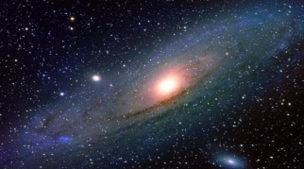 imagiuni uluitoare ale spatiului realizate de un astronom amator ucrainean galerie foto