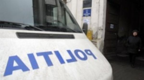 un adolescent a fost gasit carbonizat in curtea liceului electronica din capitala legat de maini si de picioare