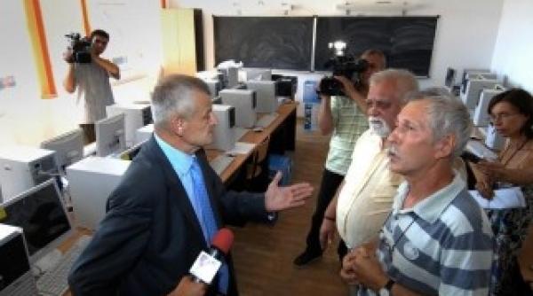 primaria capitalei va cumpara reportofoane camere video si calculatoare de 6 milioane euro