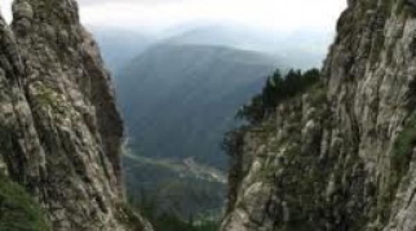 trei turisti polonezi s au ratacit in muntii latoritei din judetul valcea