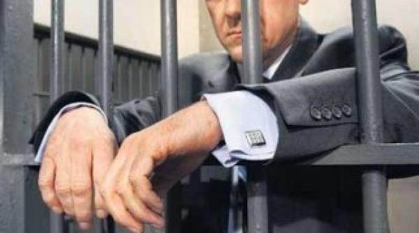 capii mafiei opriti sa mai poarte haine de firma la inchisoare