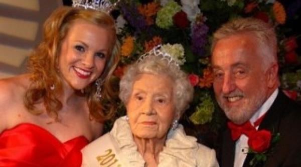 o veterana de razboi castiga un concurs de frumusete la varsta de 100 de ani