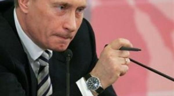 putin america traieste dincolo de mijloacele ei taxand economia globala cu problemele ei si traind ca un parazit pe spinarea economiei globale