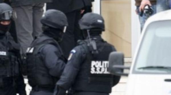 12 perchezitii in bucuresti si ilfov pentru destructurarea unei retele care obtineau credite cu acte false