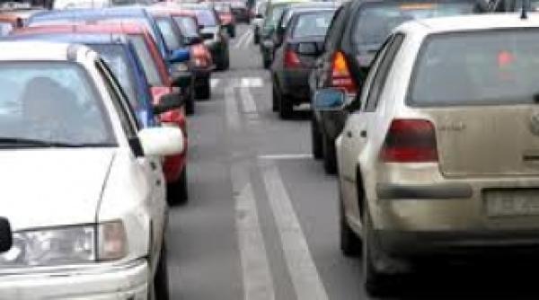 trafic ingreunat pe dn 1 la iesirea din ploiesti in urma unui accident in lant