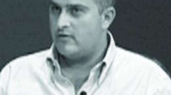 dragos dumitru fiul deputatului psd ion dumitru a intrat cu o arma intr o sala de judecata