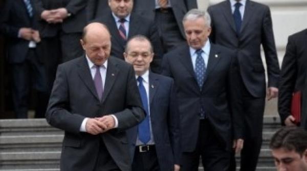 mugur isarescu si emil boc invitati de traian basescu la cotroceni
