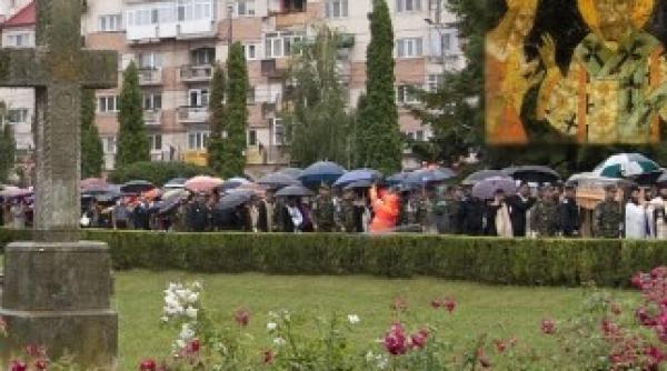 imbranceli la pupat de moaste la targoviste jandarmii au facut cu greu fata situatiei video