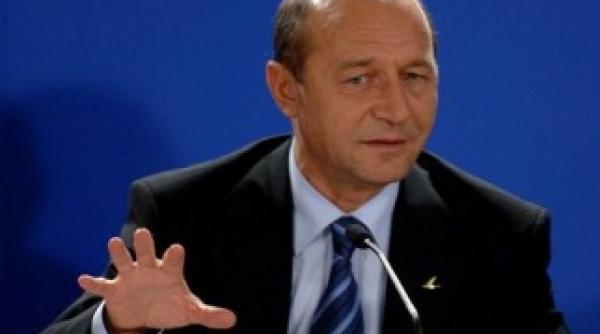 traian basescu romania nu renunta la obiectivul de a intra in zona euro in 2015 nu stiu daca politicenii nostri si romanii vor accepta un guvern european