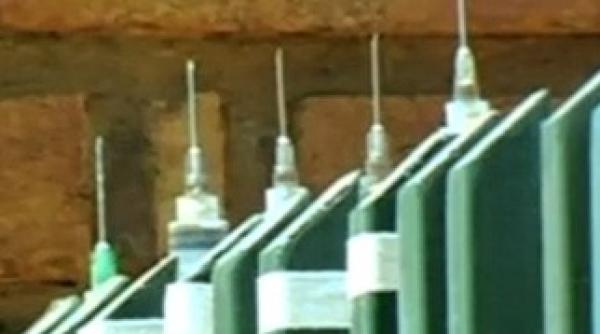 o femeie si a pus ace infectate cu hiv pe gard pentru a scapa de hoti video