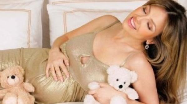 thalia a fost data in judecata fiindca a ramas insarcinata