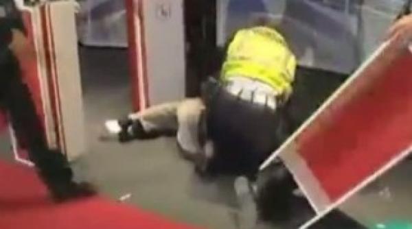 un politician leton a fost arestat in timpul unei dezbateri televizate video