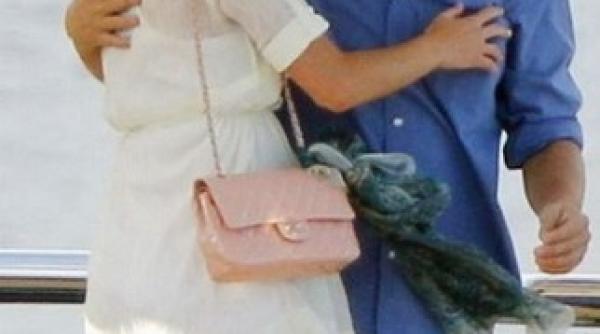 cele mai noi cupluri de la hoolywood vezi ce vedete s au mai combinat recent