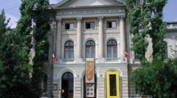 cand poti vizita muzeul antipa si care este pretul unui bilet