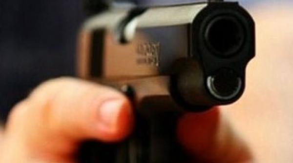 dupa ce a furat un pistol dintr un poligon de tir s a sinucis