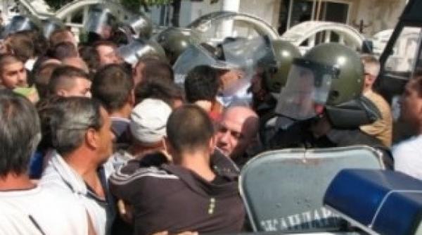 aproximativ 170 de persoane retinute in cea de a treia zi de manifestatii impotriva romilor in bulgaria