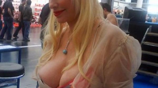 cicciolina vrea sa candideze la primaria orasului monza