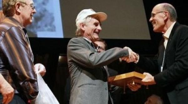 de ce casca testoasele premiul ig nobel pentru fiziologie primarul din vilnius ig nobelul pentru pace