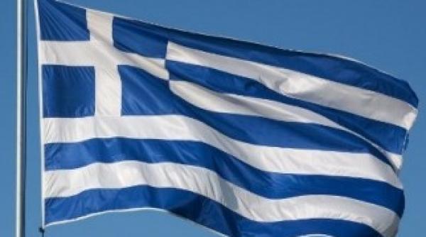 grecia vrea sa reduca salariile angajatilor publici cu 40prc