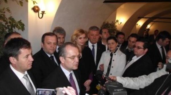 pdl ar putea discuta despre remaniere si miscarea populara duminica in colegiul director