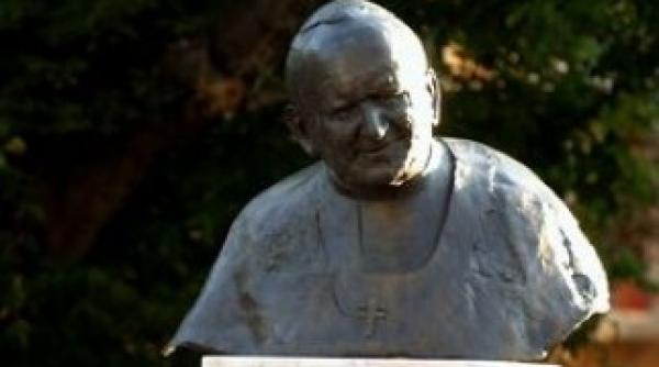 monument al papei ioan paul al ii lea inaugurat la moscova