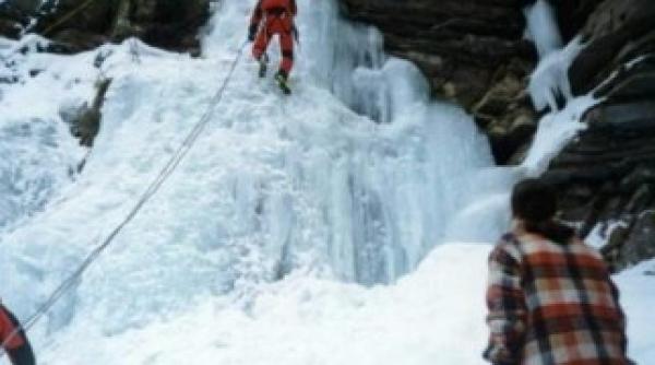 avertizare salvamont bucegi turistii vor circula numai pe traseele de la baza muntelui