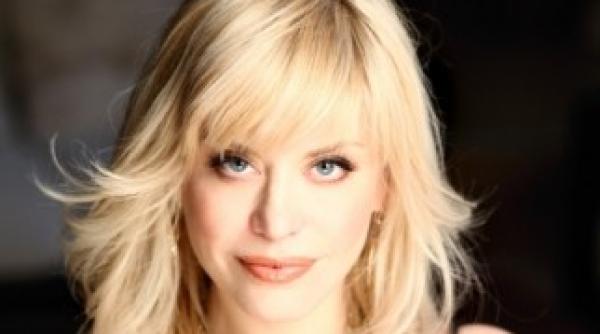 videoclipul rain rain al loredanei premiat la los angeles video