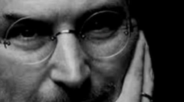 steve jobs a promis sa distruga android