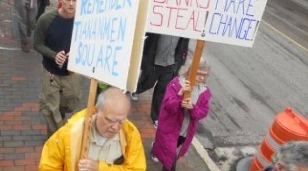 dispozitiv exploziv cu incarcatura toxica aruncat in tabara occupy maine din portland