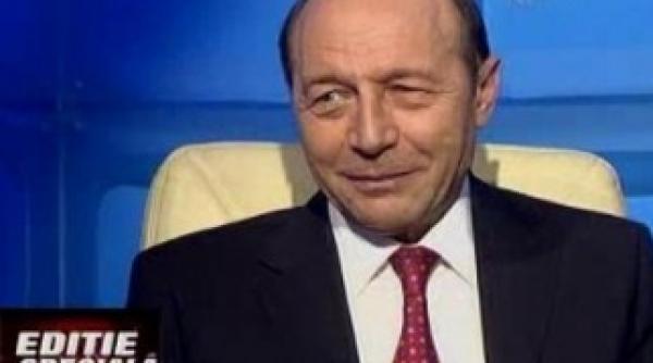 basescu criza nu s a rezolvat este o falsa impresie ca imprumutand mai mult poti cheltui mai mult pentru ca dobanda te ajunge din urma