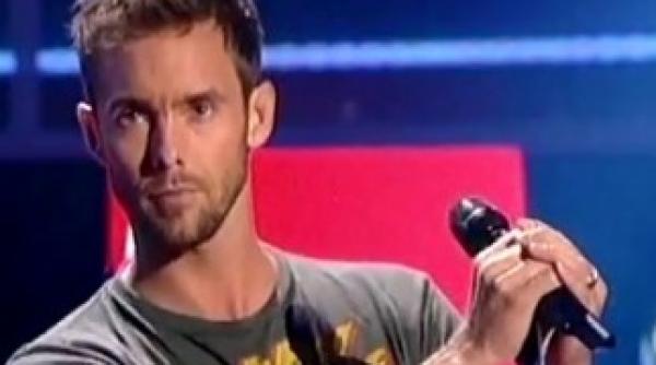 charly luske concurentul care a facut juriul de la vocea olandei sa se intoarca la prima nota video