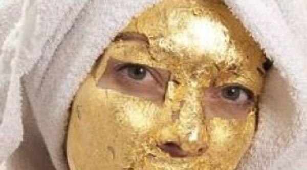 cele mai ciudate tratamente pe care le folosesc femeile in dorinta excesiva de a se mentine frumoase