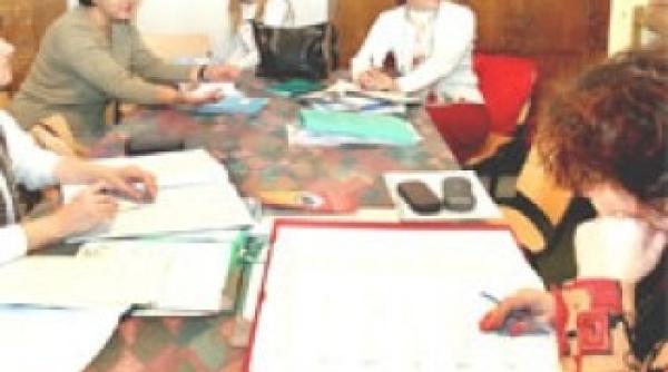 peste 3000 de profesori argeseni inca mai asteapta indemnizatia de concediu aferenta pe 2010